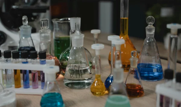 O que é coagulante inorgânico e por que é essencial no tratamento de água?